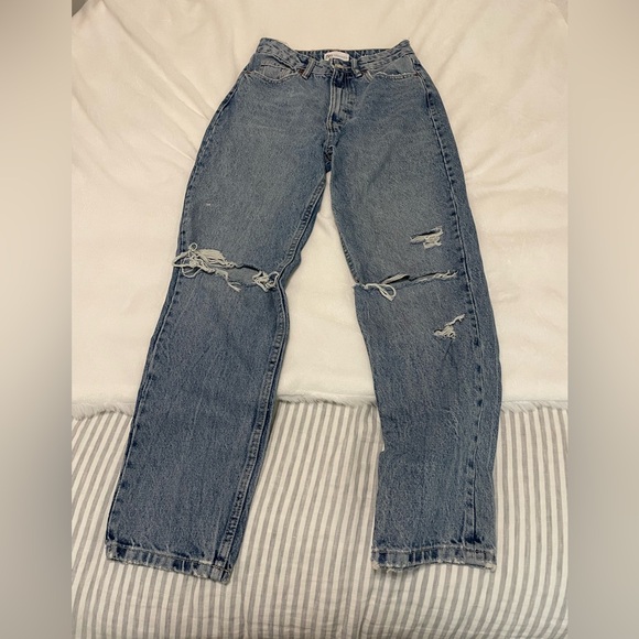 Zara High Rise Ripped Jeans - Picture 4 of 4